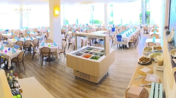 3 Menüs zur Auswahl mit Fleisch, Fisch und reichhaltigem Buffet