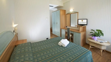 privater Balkon, Klimaanlage, Duschkabine, Föhn, TV-Sat, Wi-Fi