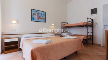 Triple room with sea view
