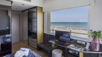 Large front upper room