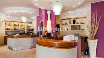 Hall e bar