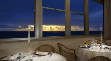Romantic dinner with sea view