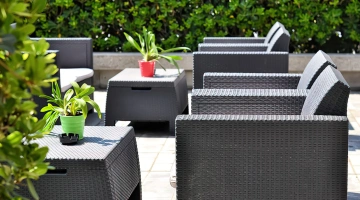 The outdoor veranda lounges