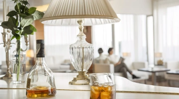 The hall overlooking the sea