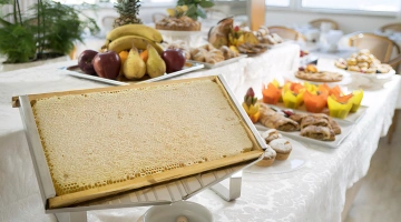 Honey for breakfast, always present in our buffets
