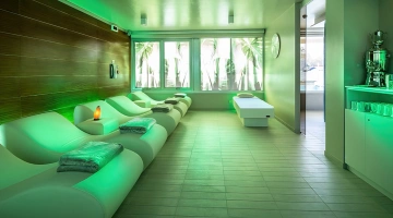 Relaxation area with chromotherapy in the Aquamarine spa