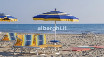 The hotel beach, bathroom 149