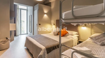 Chambre quadruple Deluxe : 15 m2, cabine de douche