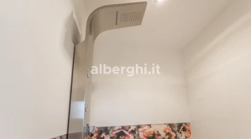 Salle de douche Chambre quadruple économique avec vue mer