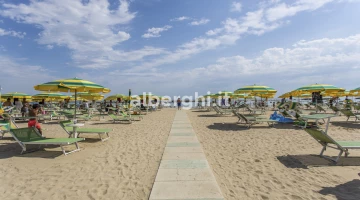 Bagno Angelo 40 : hôtel directement sur la plage
