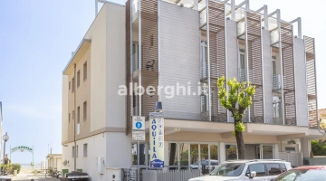 Facciata lato passeggiata