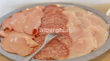 Buffet colazione: affettati, formaggi