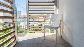 Balcone angolo lato passeggiata