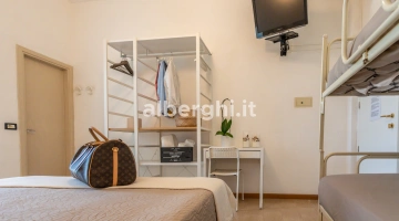 Camera quadrupla economy:tv lcd, clima,no box doccia