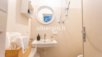 Camera quadrupla economy bagno