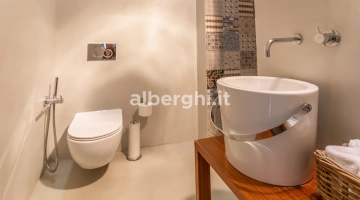 Bagno camera quadrupla deluxe