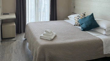 Camera superior vista mare