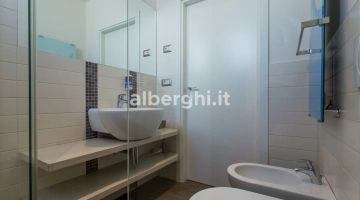 bagno camera superior, superior vista mare